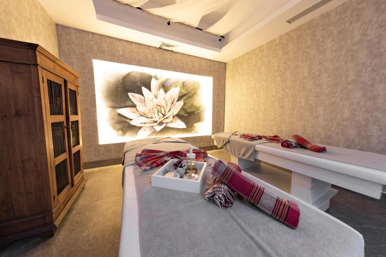 Soliport Hotel & Spa Alacatı Bagian luar foto