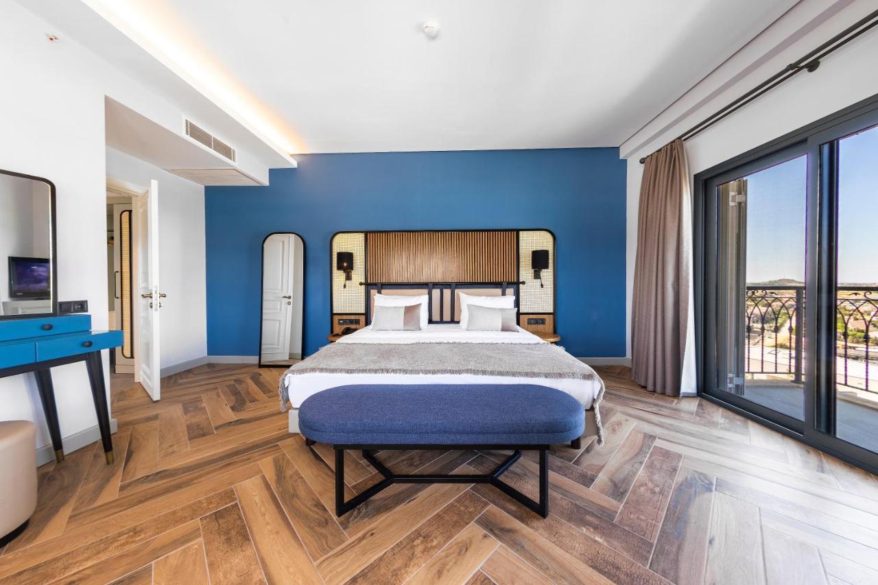 Soliport Hotel & Spa Alacatı Bagian luar foto
