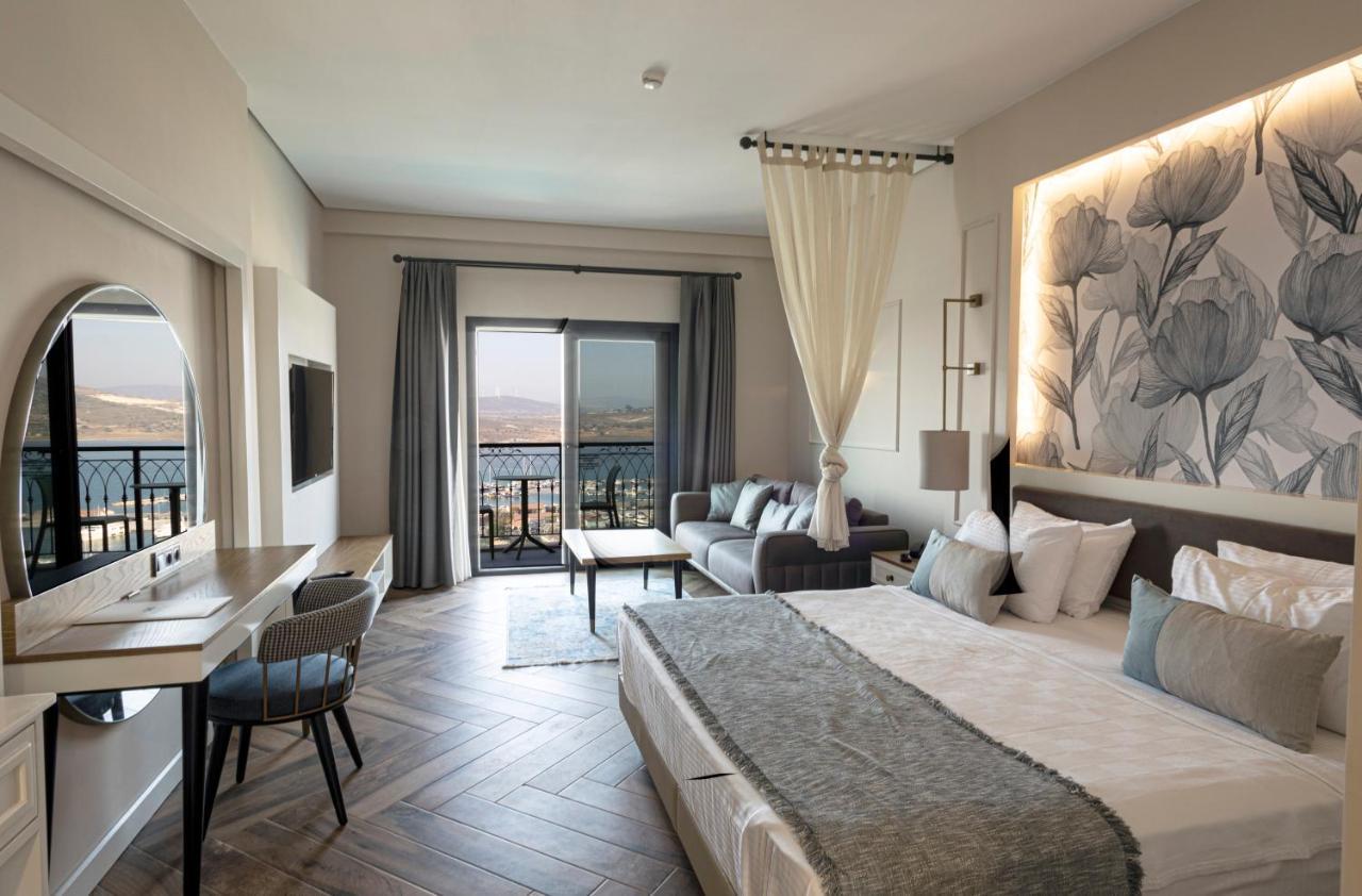 Soliport Hotel & Spa Alacatı Bagian luar foto