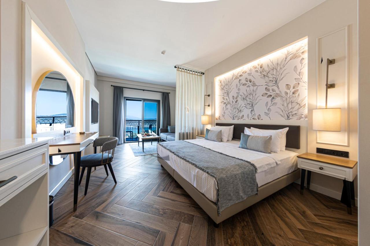 Soliport Hotel & Spa Alacatı Bagian luar foto