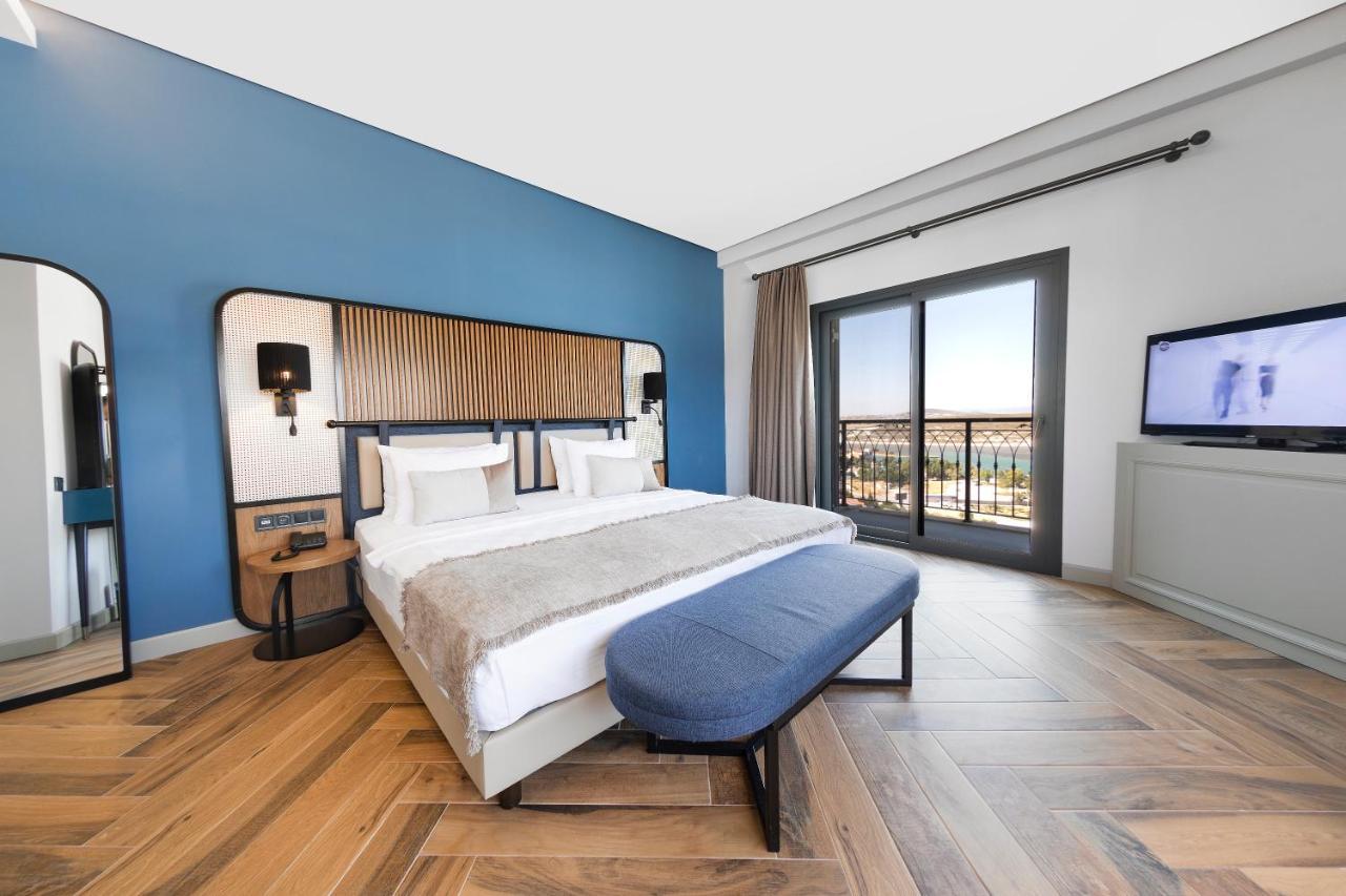 Soliport Hotel & Spa Alacatı Bagian luar foto